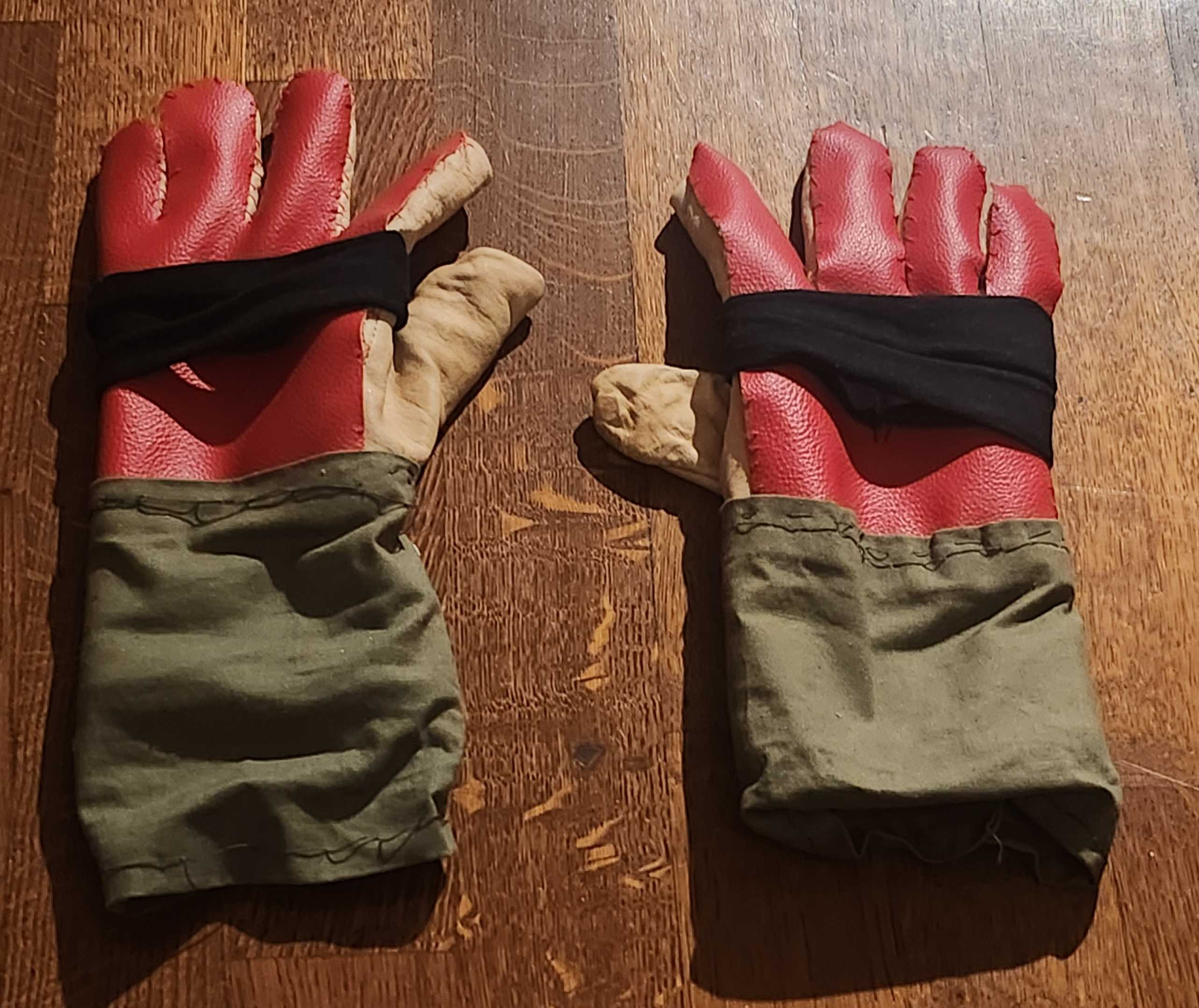 gloves_front.jpg